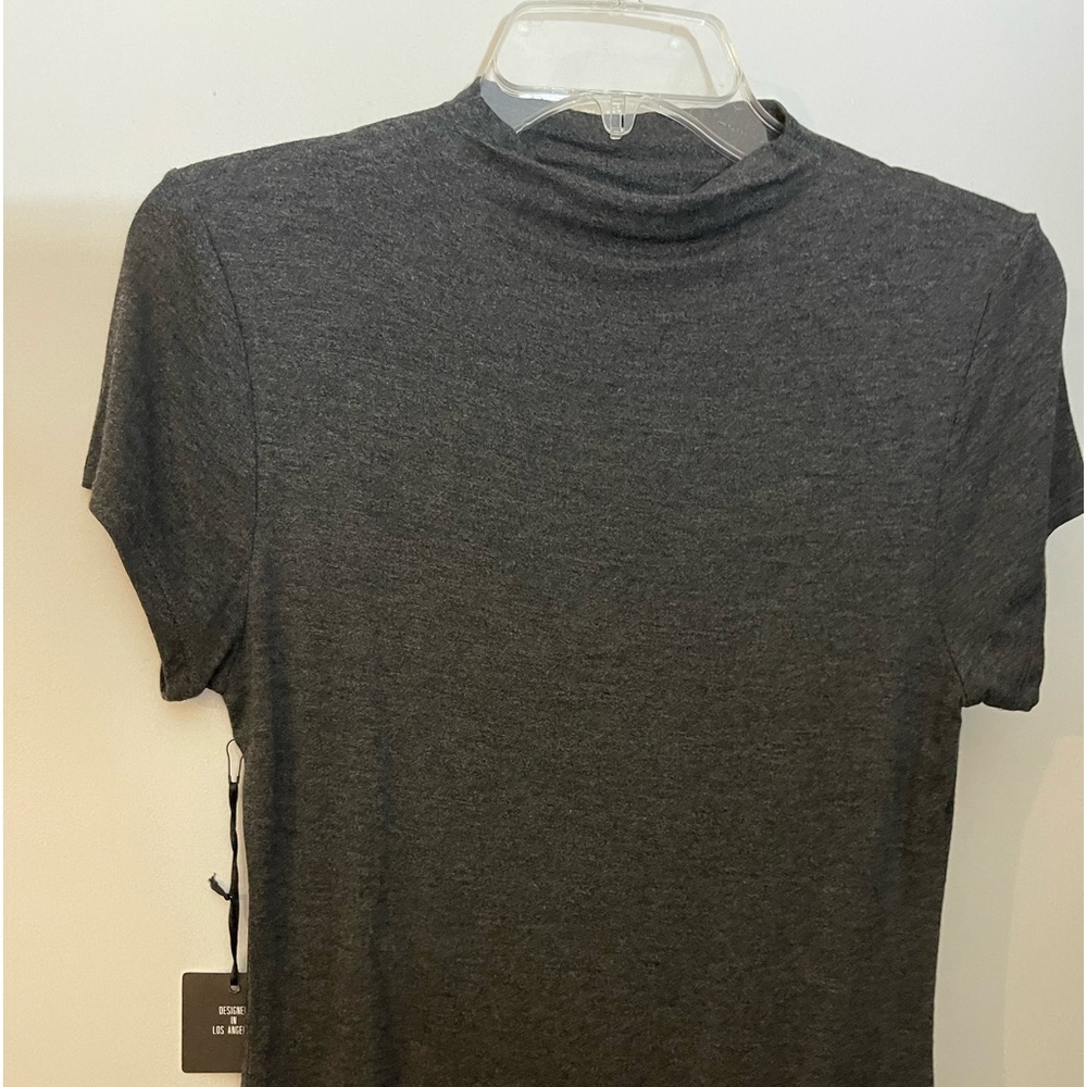GREY STRETCH SHORT SLEEVE NEW TOP SIZE LARGE